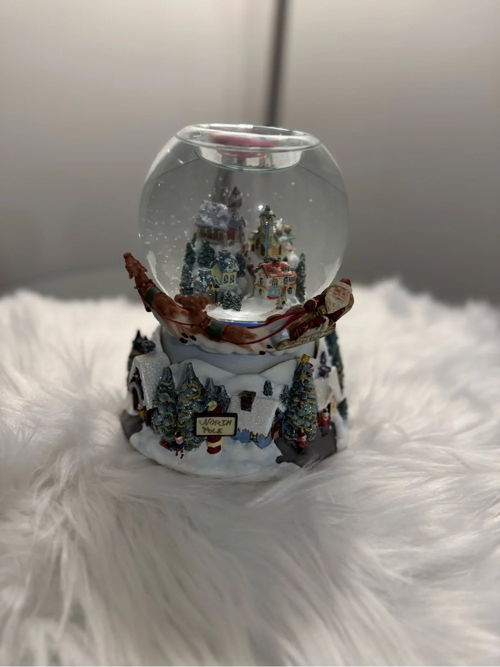 Vintage PartyLite Santa Sleigh Snow Globe Musical Holiday Decoration